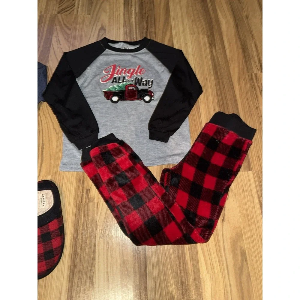 Christmas Boys Sz 8 Small Lot Red Black Plaid Pajama Slippers 13-1 Basketball‎ T